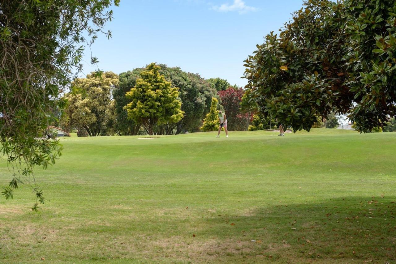 Willa Golfers Delight In Quiet Cul De Sac Mount Maunganui Zewnętrze zdjęcie